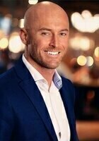 Online CFA tutor named Evan